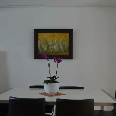 Modern 3-story House By The Sea & Public Transport