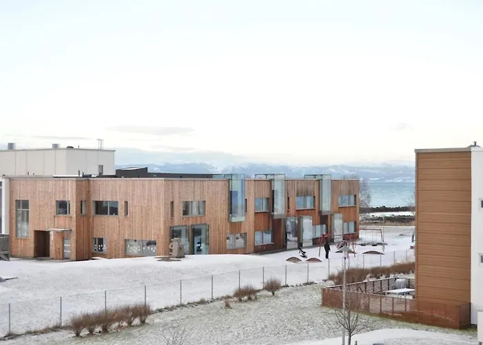 Modern 3-story House By The Sea & Public Transport Trondheim