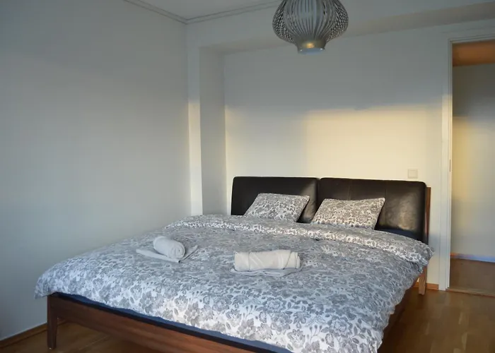 Modern 3-story House By The Sea & Public Transport Apartament *