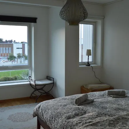 Modern 3-story House By The Sea & Public Transport Appartement *