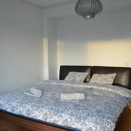 Modern 3-story House By The Sea & Public Transport Appartement *